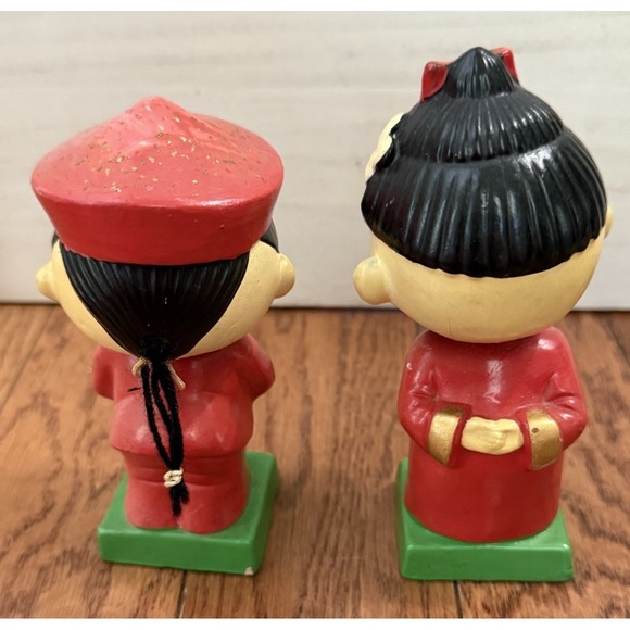 Vintage Asian Japanese Boy & Girl Ceramic Let's Kiss Bobblehead Red Black - Picture 5 of 8